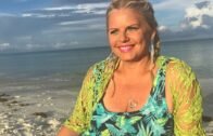 Yarn on the beach 174 live sunrise video podcast with Kristin Omdahl knitting crochet