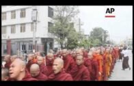 Buddhist monks march to support govt's handling of Rohingya Muslims